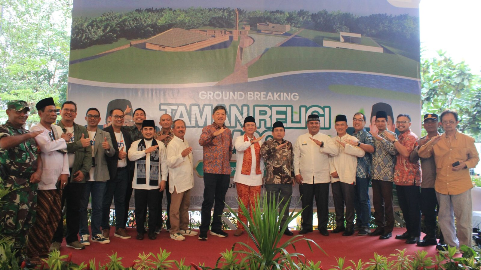 Pj. Bupati Dani Ramdan Letakkan Batu Pertama Masjid Mutiara Gading City