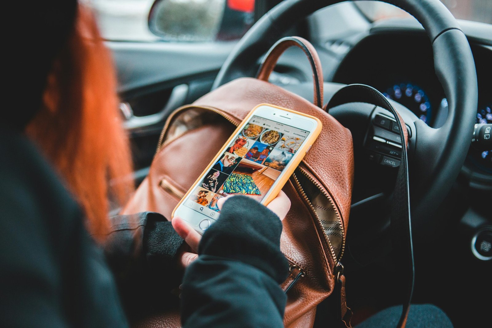 Tips Aman Naik Transportasi Online