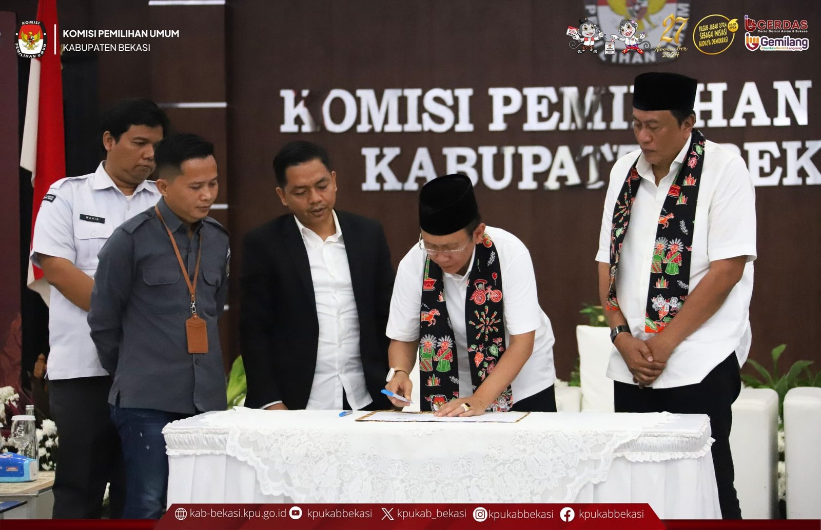 Dani Ramdhan dan H. Romli Resmi Daftar Ke KPUD Kabupaten Bekasi Untuk Pilkada 2024