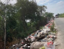 Terlihat Banyak Tumpukan Sampah Di Sepanjang Bantaran Kali CBL, Ini Tanggapan Dinas Lingkungan Hidup Kabupaten Bekasi