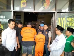 Kepolisian Resort Karawang Baru Menangkap 2 Pelaku Pengeroyokan Terhadap Kyai Dan Anggota Banser Kabupaten Bekasi