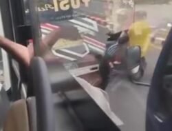 Kemunculan Biskita Trans Wibawa Mukti Bikin Sopir Elf Geram, Sopir Bus Jadi Sasaran