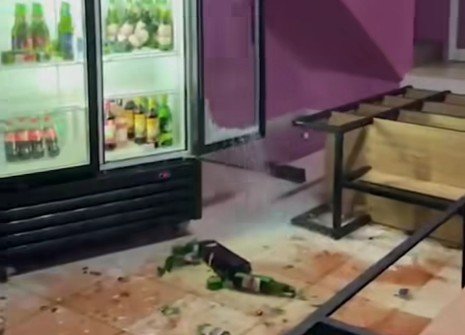 Warga Geruduk Toko Miras di Bekasi, Video Perusakan Jadi Sorotan