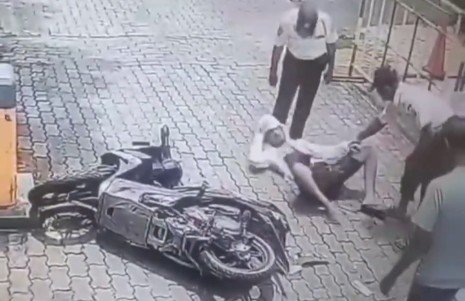 Detik-Detik Pelaku Curanmor Tertangkap Basah di Komplek Persada Bekasi