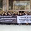 Aksi Senin Hitam: Pegawai Kemendiktisaintek Protes Pemecatan Kontroversial