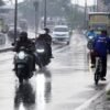 Waspada! Jalan Licin di Kampung Jati Pilar-Serang, Banyak Pengendara Jatuh