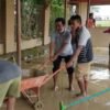 Air Banjir Surut, Warga Kabupaten Bekasi Mulai Berbenah Bersihkan Lumpur