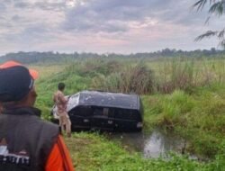Ngeri! Mobil di Cikarang Barat Terhempas 30 Meter Akibat Angin Puting Beliung