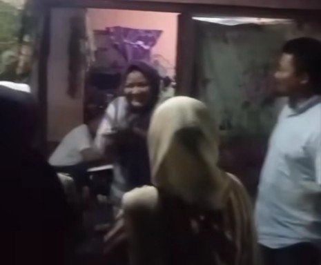 Emak-Emak di Serang Baru Geruduk Panti Pijat Ilegal, Minta Ditutup Permanen