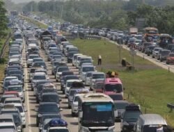 Pemudik Tujuan Balik Jabodetabek Masih Ramai Lewati Jalur Puncak, Mudik Telat?
