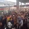 Hari Ketiga Lebaran, Stasiun Cikarang Padat oleh Penumpang