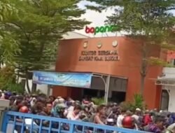 Antrean Panjang di Samsat Cikarang Usai Lebaran, Pemutihan Pajak Jadi Buruan