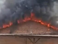 Gudang Perabotan di Babelan Bekasi Ludes Terbakar, Diduga Akibat Korsleting Listrik