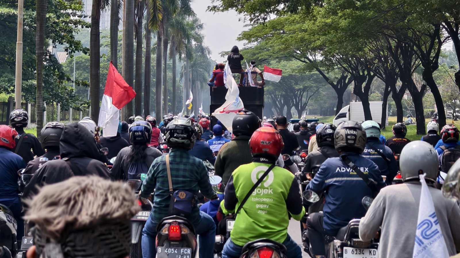 Aksi Buruh ke Kantor Pemerintah Kabupaten Bekasi