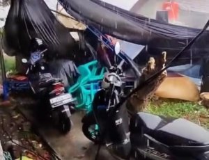 Diterpa Angin dan Hujan Deras, Tenda dan Panggung Hajatan di Karangbahagia Roboh