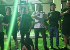 Personel Polsek Cikarang Timur saat mengamankan lokasi dalam operasi pemberantasan kejahatan jalanan.