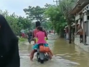 Banjir di Karawang, Rumah Warga Terendam, Kawasan Industri Aman