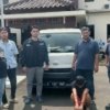 Polsek Cikarang Pusat temukan mobil Blind Van curian di Pemalang, tiga pelaku diamankan.