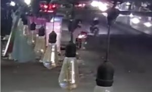 Kecelakaan Maut di Cikarang Selatan, Pengendara Motor Ditabrak Mobil Travel dari Belakang.