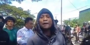 Warga protes pembongkaran bangunan liar di Kalimalang.