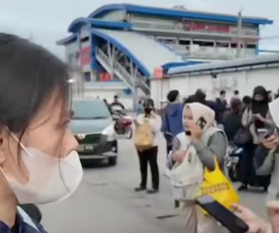 Perjalanan KRL Cikarang terganggu, Kamis pagi (18/12/2025).