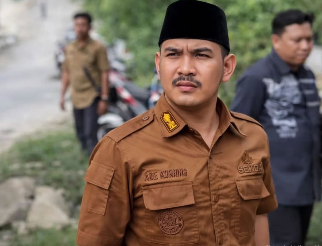 Rumah pribadi Bupati Bekasi jadi lokasi pengamanan ketat.