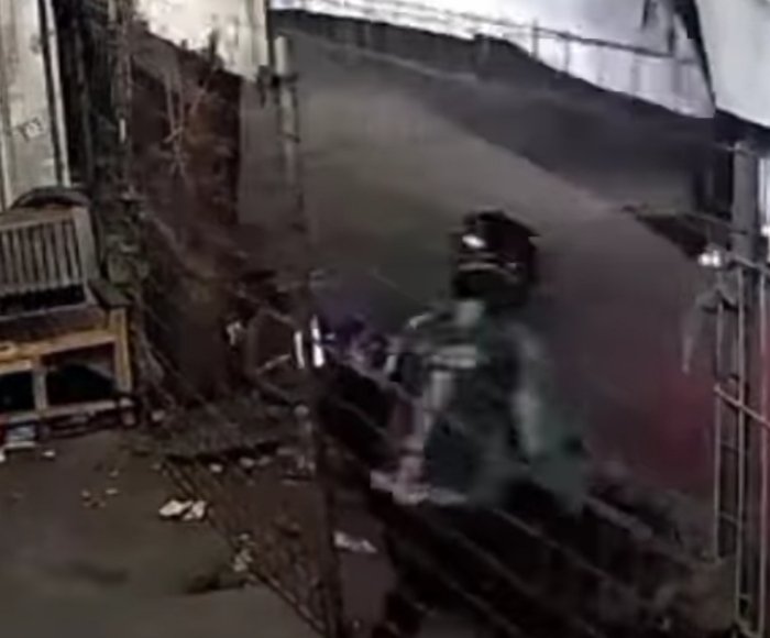 Pengemudi ojol nyaris dibegal di Jalan Pantura Rengas Bandung.