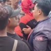 Aksi buruh di depan Pemkot Bekasi sempat memanas.