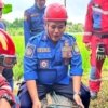 Warga Cikiwul dikejutkan kemunculan buaya raksasa di area sawah.