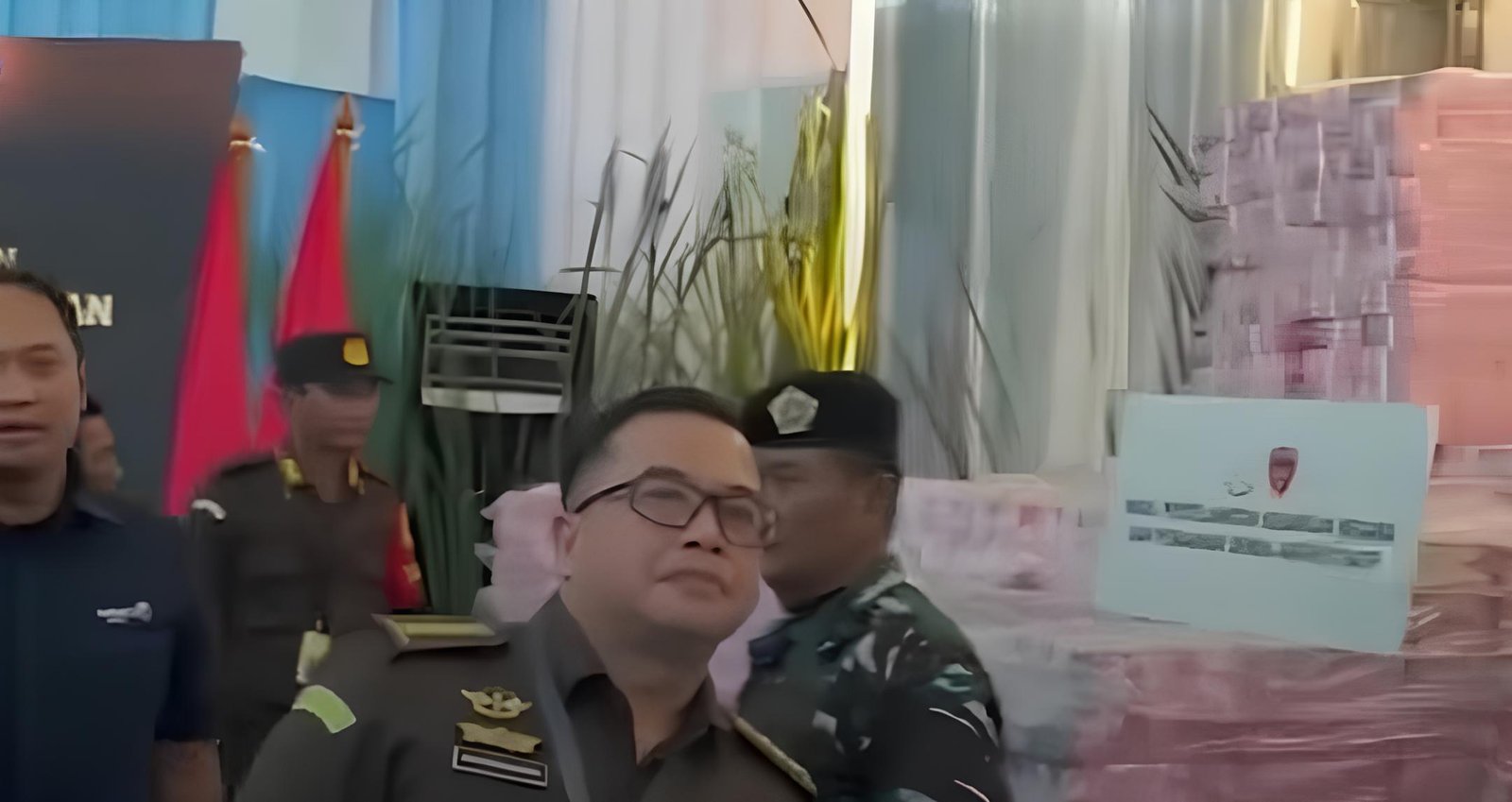 Kejaksaan Agung memamerkan uang sitaan kasus korupsi senilai lebih dari Rp6,6 triliun di Jakarta, Rabu (24/12/2025), yang telah dikembalikan ke kas negara.