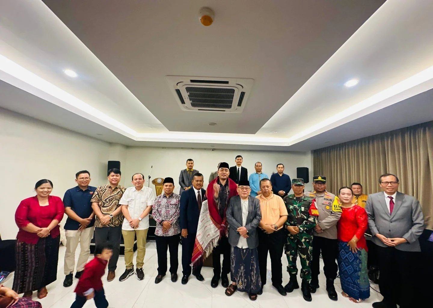 Natal bersama jemaat HKBP Cikarang berlangsung khidmat dan penuh kebhinekaan