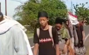 Viral video santri berjalan kaki menuju kediaman Gubernur Jabar Dedi Mulyadi.