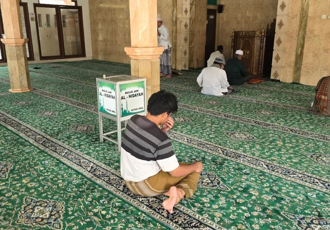 Kotak amal Masjid Al Hidayah dibobol pencuri di Cikarang Pusat.