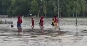 Banjir rob kembali melanda pesisir Muara Gembong.