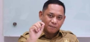 Plt Bupati Bekasi Asep Surya Atmaja menegaskan layanan kesehatan wajib diberikan tanpa melihat kepesertaan BPJS.