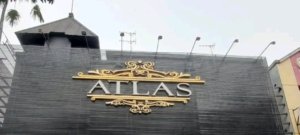 Kondisi Karaoke Atlas di Lippo Cikarang usai aksi perusakan dan pencurian.