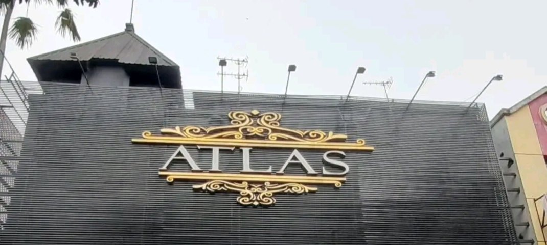 Kondisi Karaoke Atlas di Lippo Cikarang usai aksi perusakan dan pencurian.