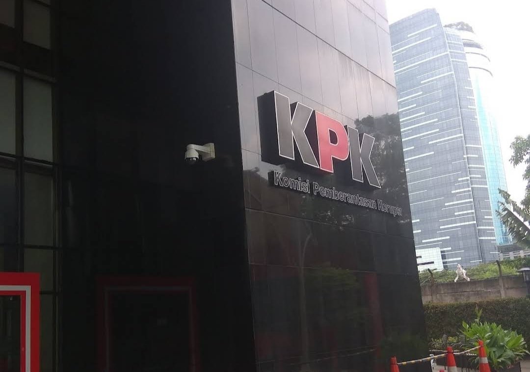 Kasus dugaan korupsi kuota haji menyeret dua nama: Gus Yaqut dan mantan staf khususnya, Gus Alex.