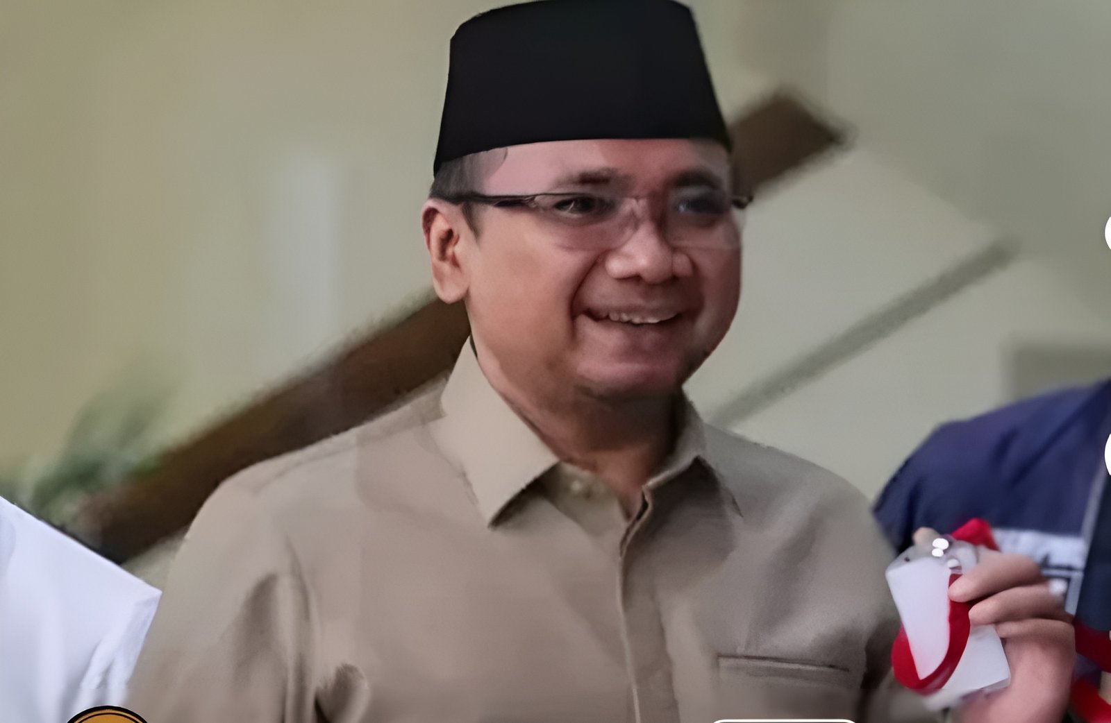 KPK menetapkan Yaqut Cholil Qoumas dan mantan staf khusus Menag, Gus Alex, sebagai tersangka kasus dugaan korupsi kuota haji.