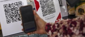 QRIS makin jadi pilihan utama pembayaran non-tunai.