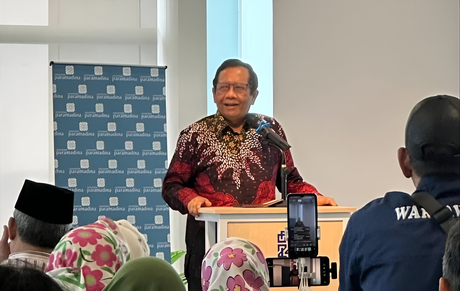 Anggota KPRP Mahfud MD menyampaikan temuan reformasi Polri, termasuk penghentian praktik titip-menitip dalam rekrutmen anggota.