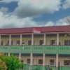 Banjir memaksa SMP Negeri 4 Cikarang Barat mengalihkan kegiatan belajar mengajar ke sistem daring.