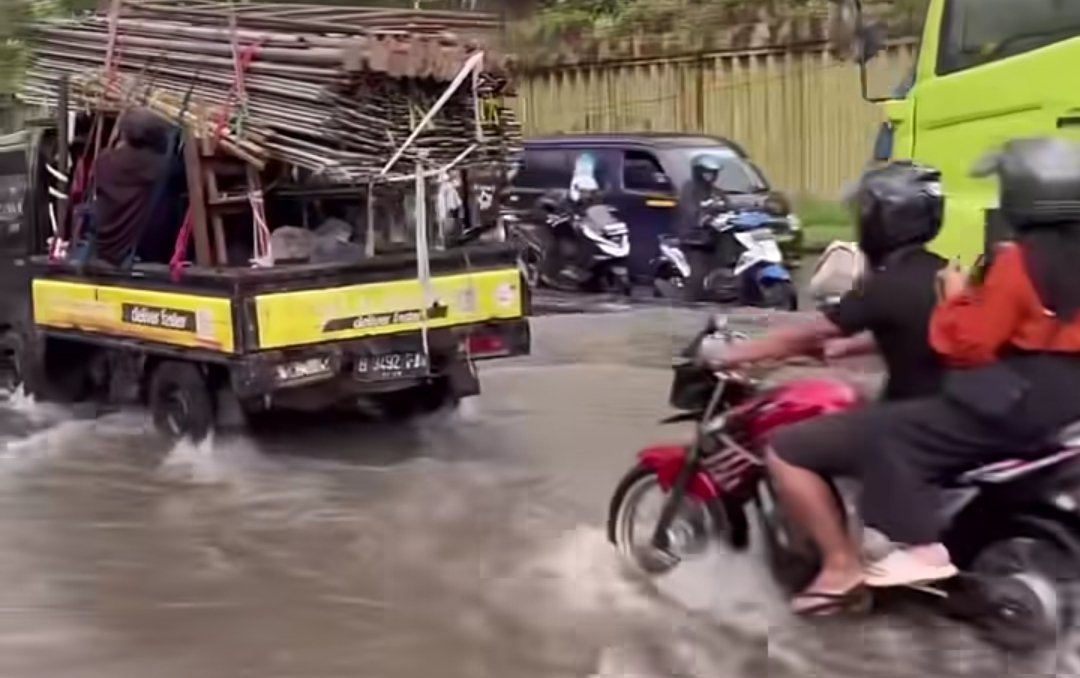 Banjir kembali merendam permukiman warga di Kabupaten Bekasi usai hujan deras berkepanjangan.