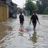 Curah hujan tinggi di Kabupaten Bekasi memicu banjir sekaligus longsor di beberapa titik.