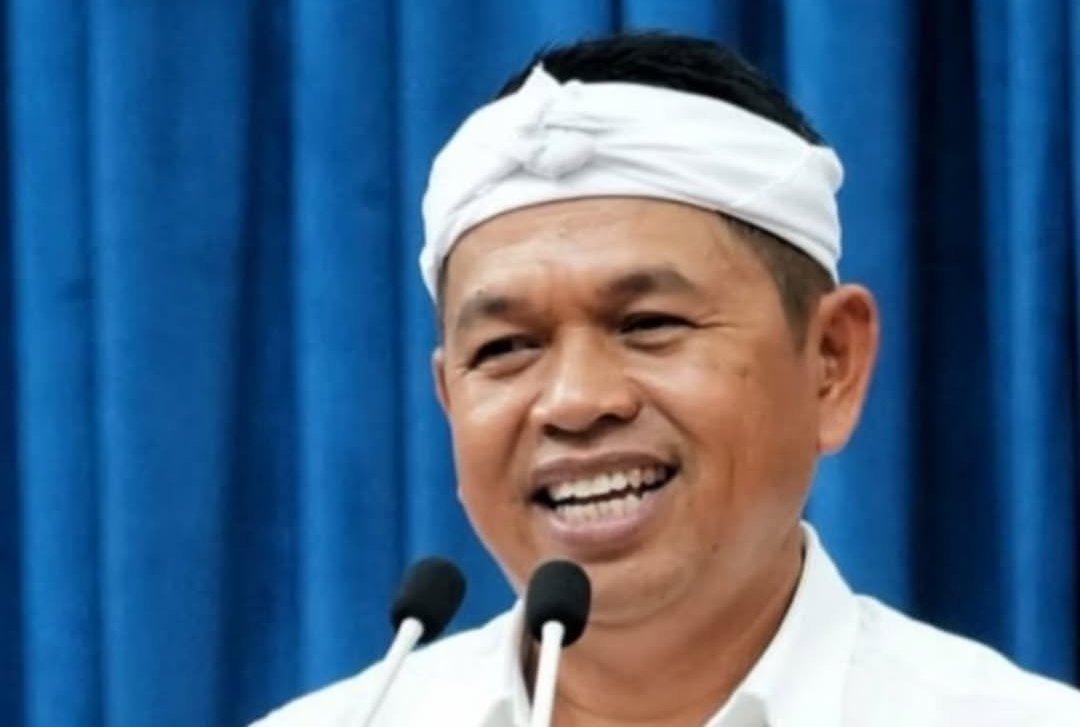 Pemprov Jawa Barat menghentikan izin pembangunan perumahan di kawasan rawan banjir Kabupaten Bekasi, guna menata ulang tata ruang dan menuntut tanggung jawab pengembang atas dampak banjir yang dialami warga.