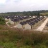 Kondisi rumah amblas dan jalan retak di Perumahan Villa Lestari, Serang Baru, Kabupaten Bekasi, yang hingga kini belum mendapat penanganan.