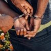 Petugas Satresnarkoba Polres Metro Bekasi saat mengamankan tiga terduga penyalahguna sabu di Tambun Selatan.