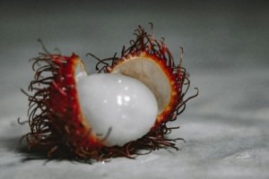 Produksi rambutan akhir 2025 menurun akibat faktor iklim dan pertimbangan ekonomi petani, ungkap pakar IPB Prof. Sobir.