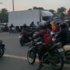 Arus lalu lintas di Perempatan Kalimalang arah MM2100 terpantau lancar.