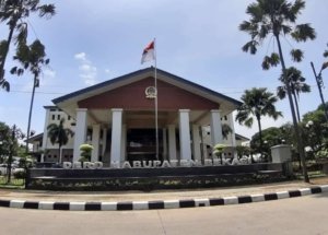 Sorotan DPRD terhadap arah kebijakan anggaran Kabupaten Bekasi 2026 yang dinilai belum menyentuh kebutuhan mendesak masyarakat.